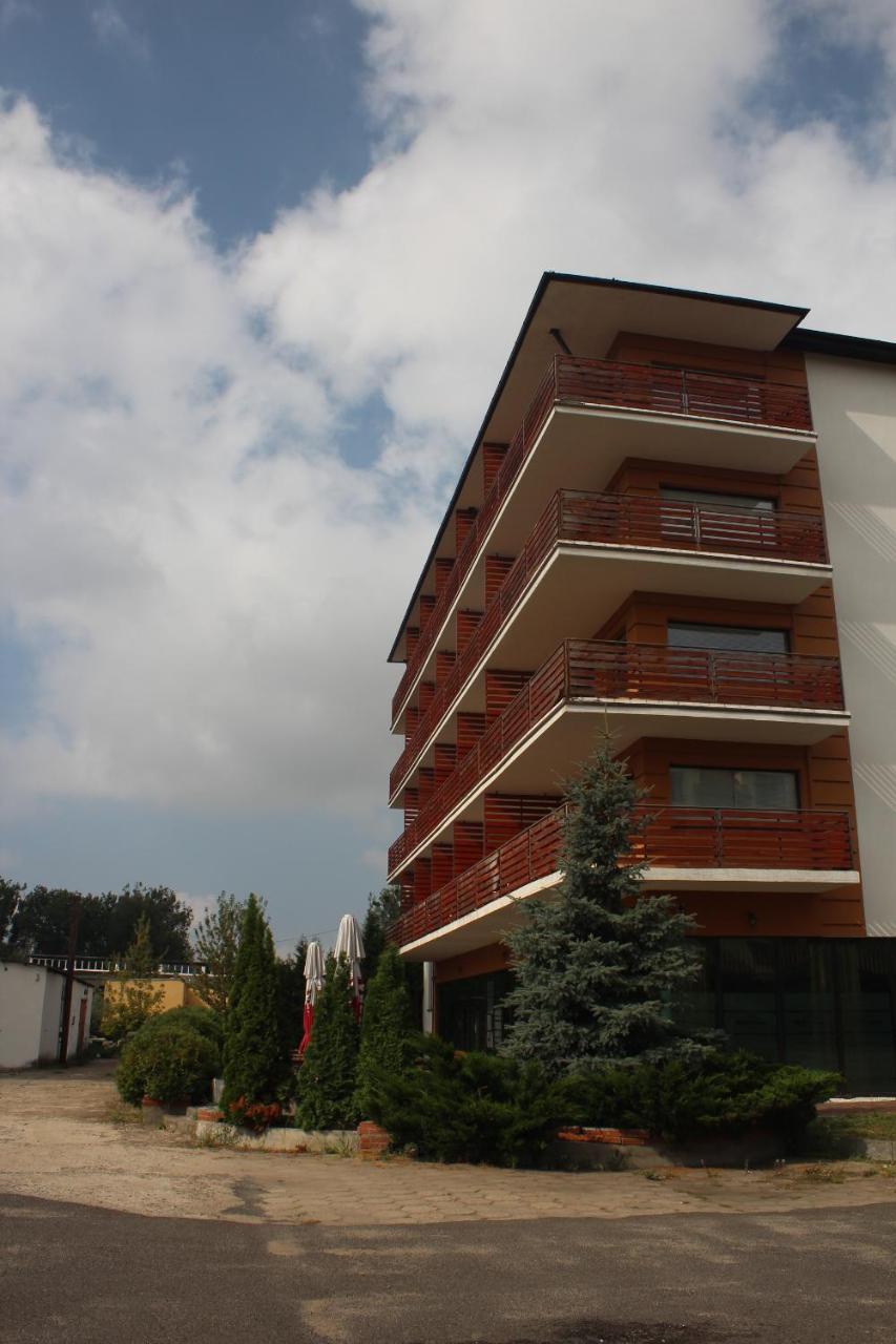 Hotel Walter Torun Bagian luar foto